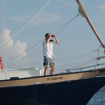 How to Use Marine Binoculars