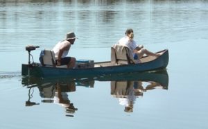 How to Put a Trolling Motor on a Canoe Featured